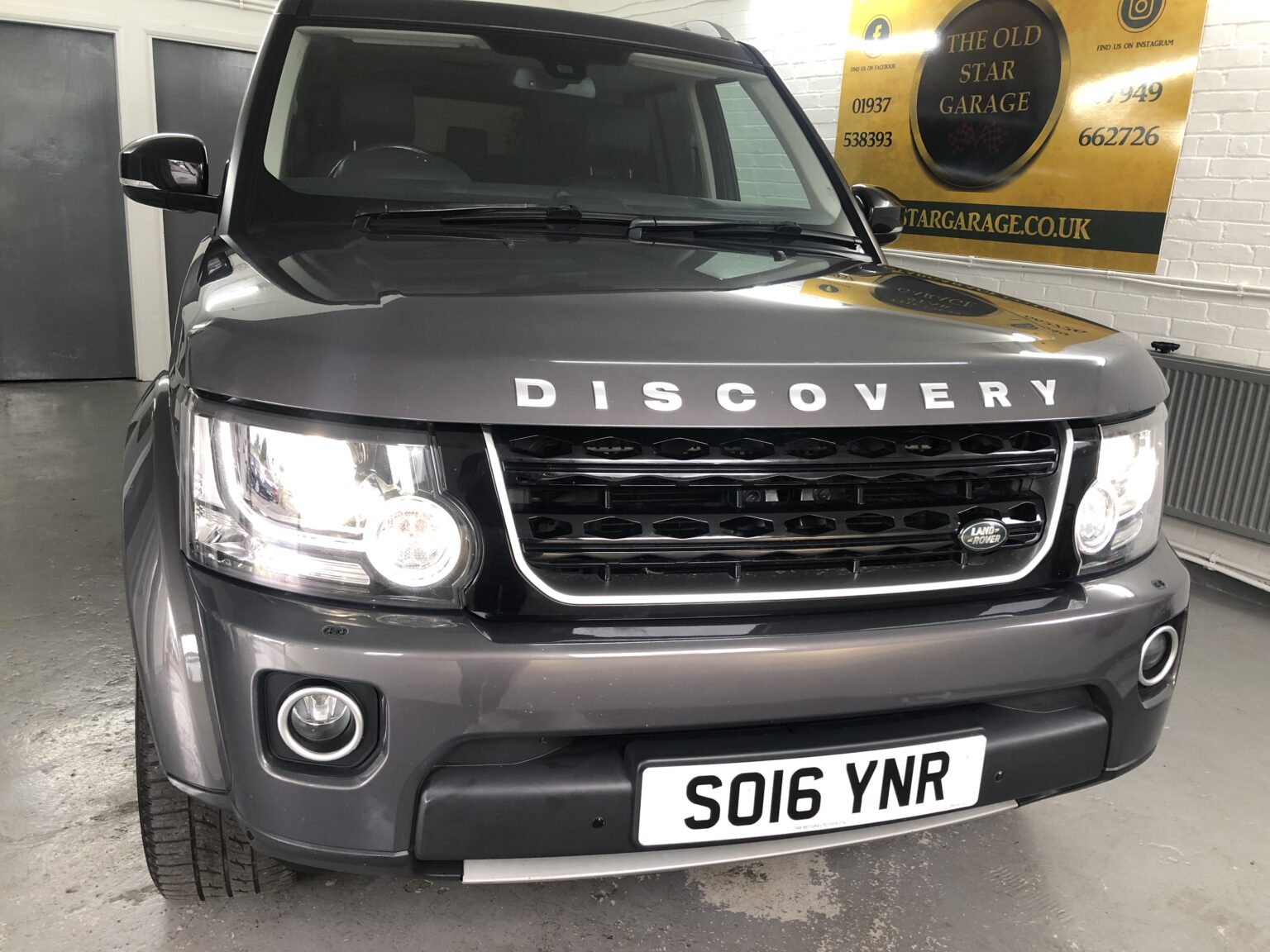 LAND ROVER DISCOVERY 4 LANDMARK – The Old Star Garage